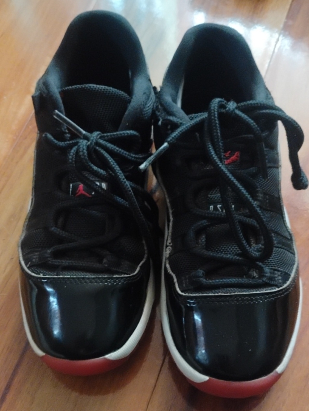 Jordan Kids' Low-Top Sneakers in Black and Red